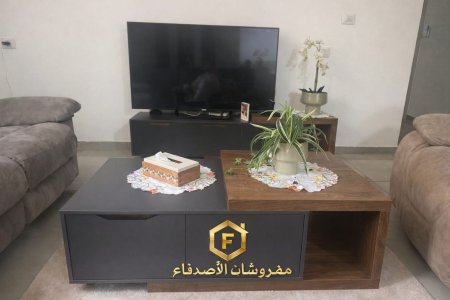 مزنون مع طاولة بسعر {1200} شيكل